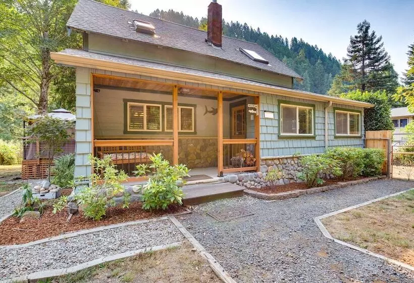 Historic Mapleton Cottage W/ River Views & Hot Tub