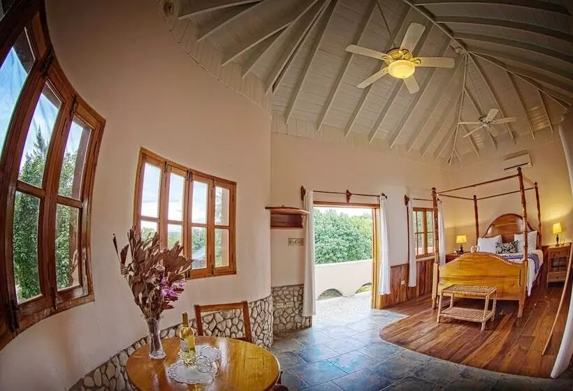 هتل Coral Cove Wellness Resort