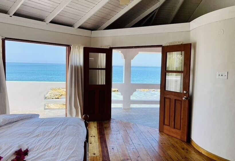 هتل Coral Cove Wellness Resort