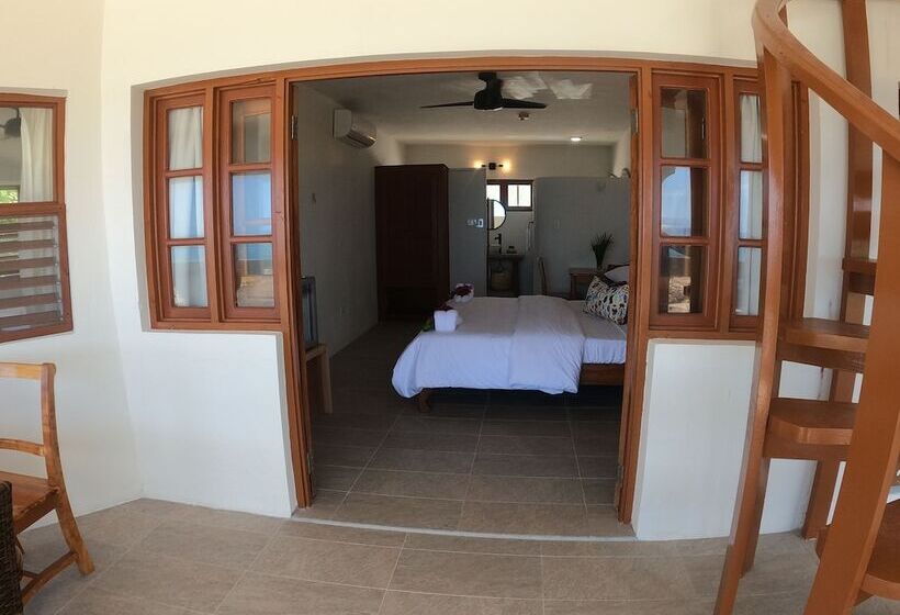 هتل Coral Cove Wellness Resort