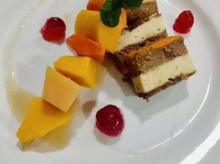 هتل Coral Cove Wellness Resort