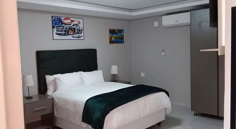 Hotelli Cyc Guest Lodge