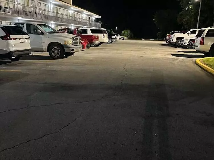 Hotelli Hallmarc Inn