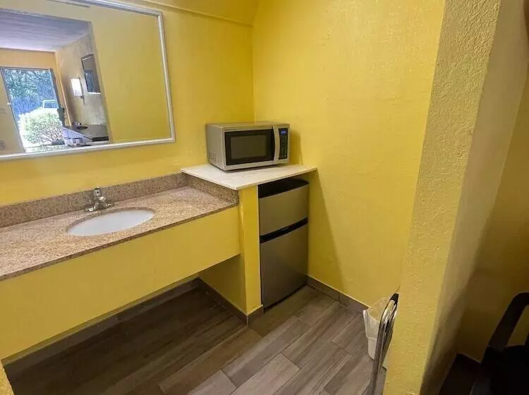 Hotelli Hallmarc Inn