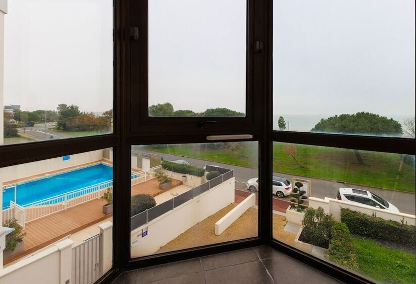 هتل Logis Hôtel Le Rochelois