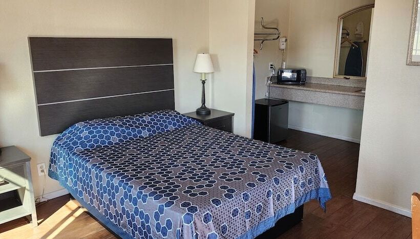 Отель Mayfair Inn