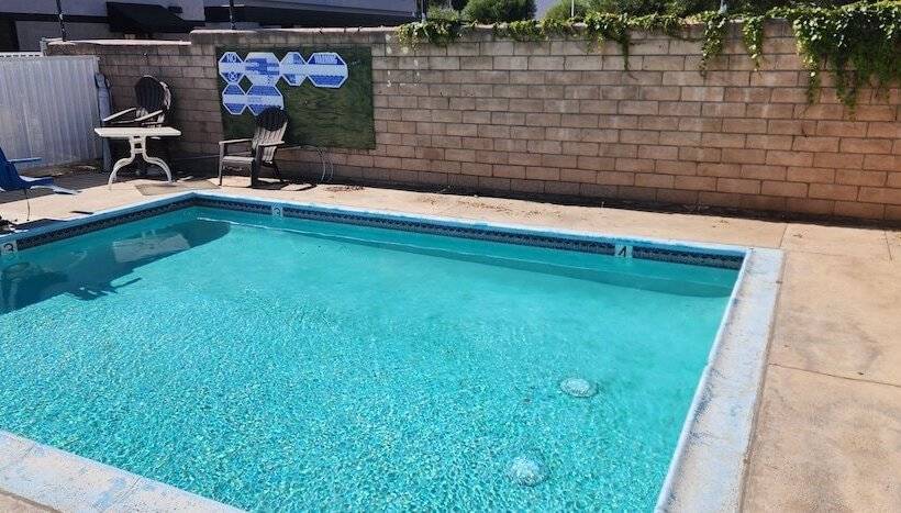 Отель Mayfair Inn