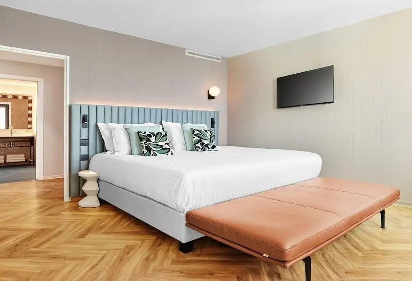 هتل Wyndham Paris Pleyel