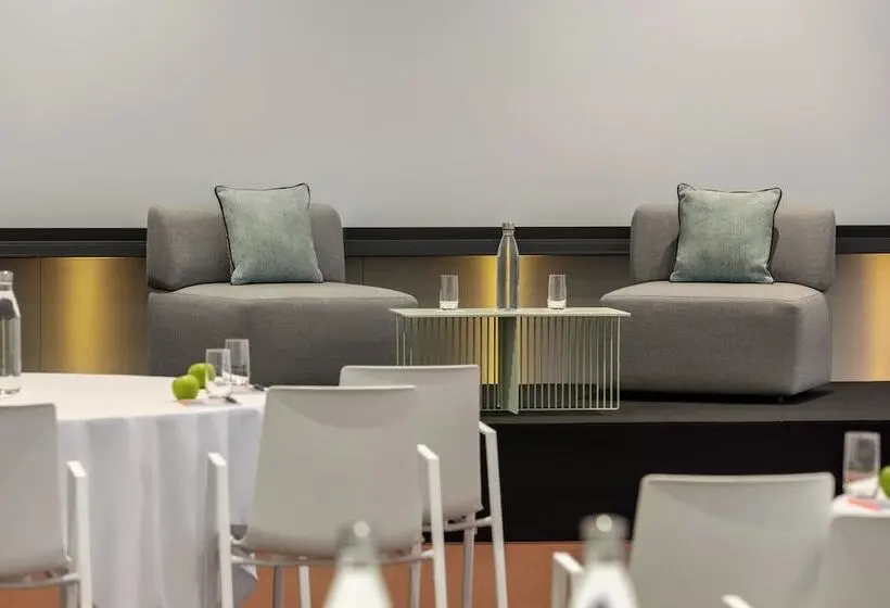 هتل Wyndham Paris Pleyel