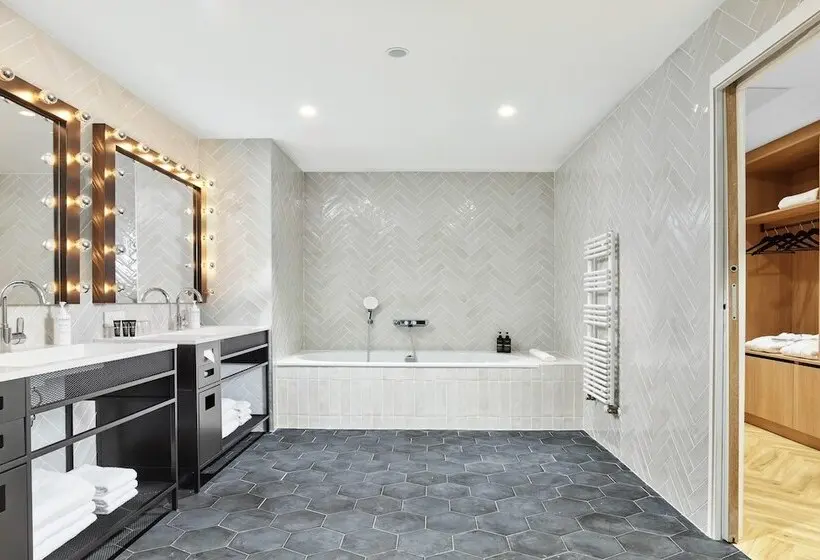 هتل Wyndham Paris Pleyel