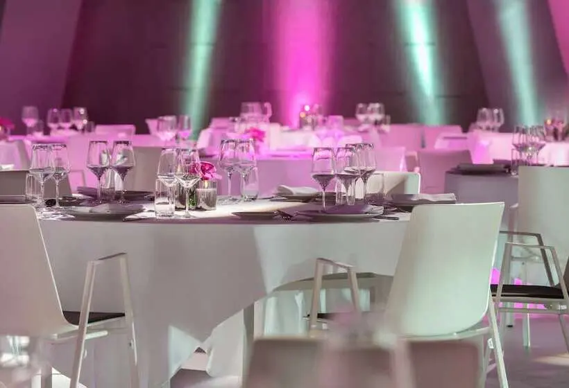 هتل Wyndham Paris Pleyel