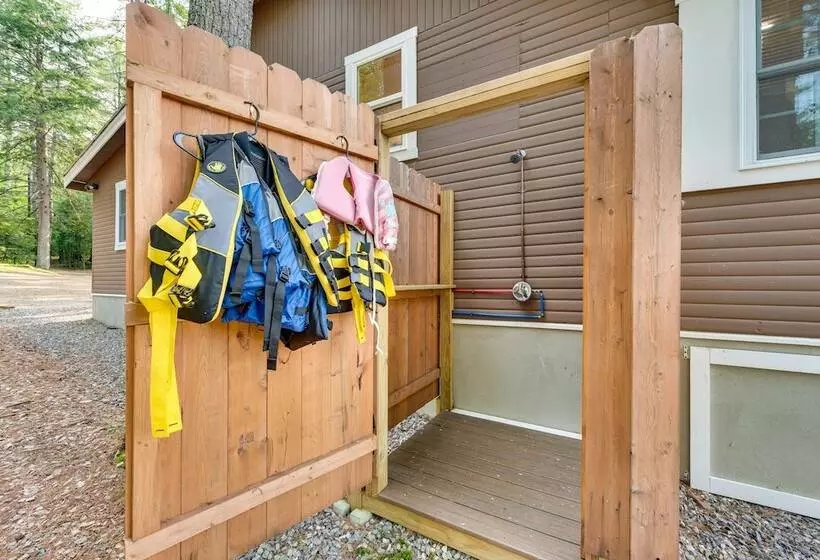 Lakefront Limerick Cottage W/ Private Beach!