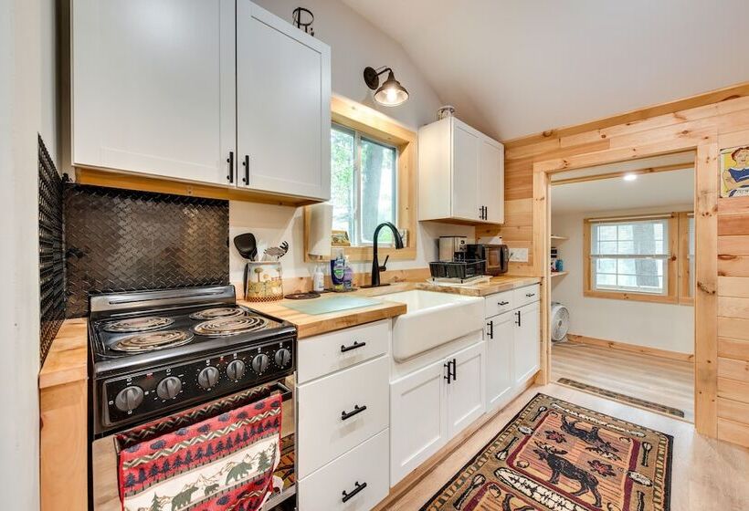 Lakefront Limerick Cottage W/ Private Beach!