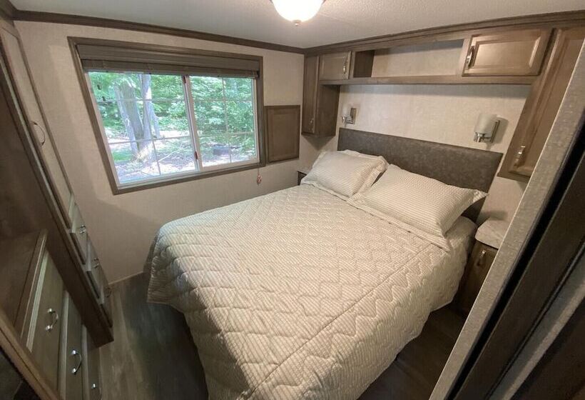 Lincolnwood Tiny House 14