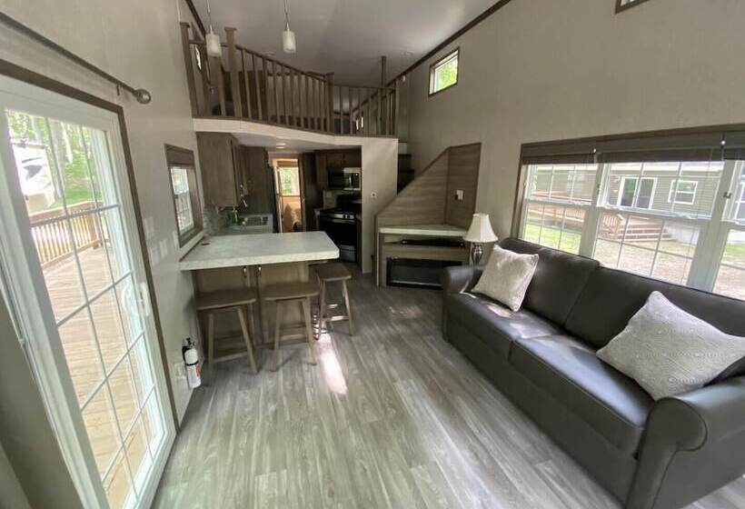 Lincolnwood Tiny House 14