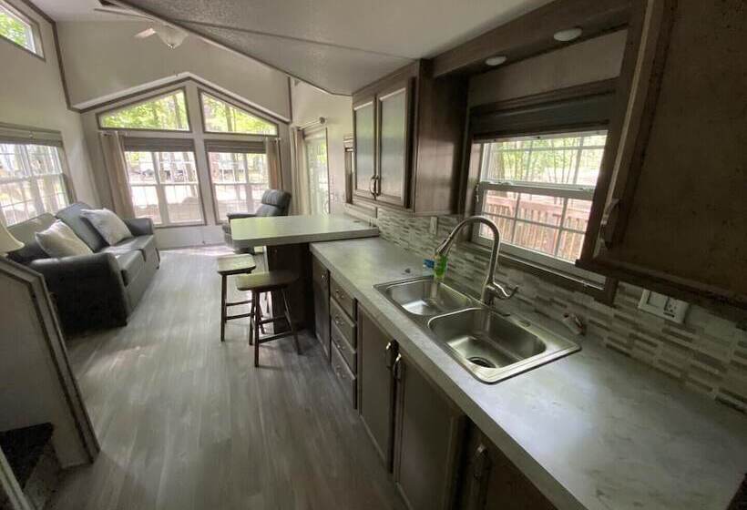 Lincolnwood Tiny House 14