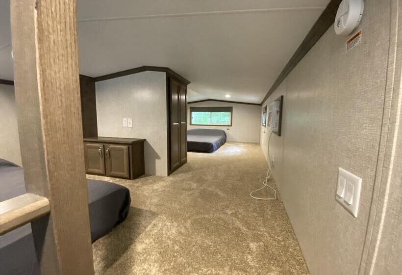 Lincolnwood Tiny House 14