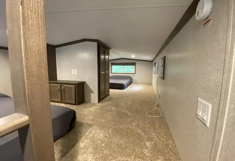 Lincolnwood Tiny House 14