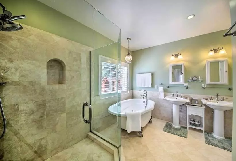 Mountain Gem W/ Game Room, 5 Mi To Lake Arrowhead!