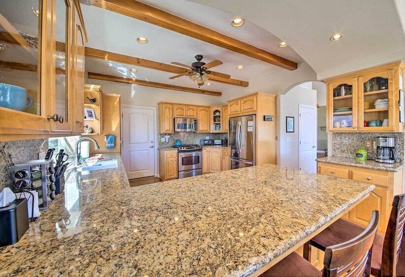 Mountain Gem W/ Game Room, 5 Mi To Lake Arrowhead!