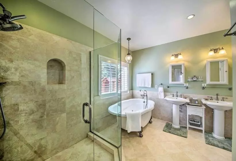 Mountain Gem W/ Game Room, 5 Mi To Lake Arrowhead!