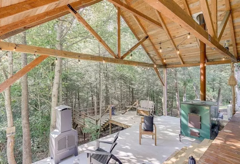 Peaceful Whitley City Cabin On 10 Wooded Acres!