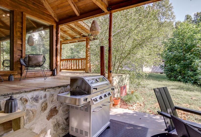 Peaceful Whitley City Cabin On 10 Wooded Acres!