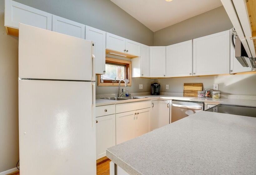 Pet Friendly Anchorage Home   8 Mi To Downtown!