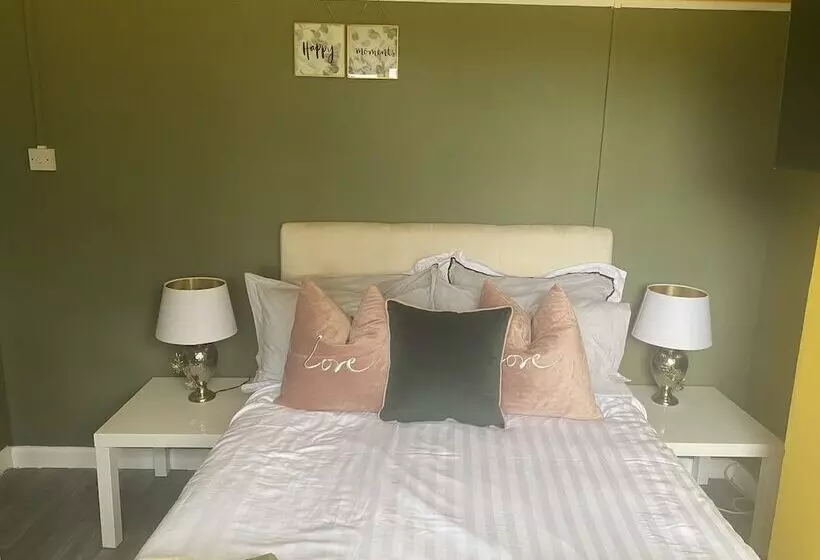 レジデンス Captivating 1 Bed House In Ammanford