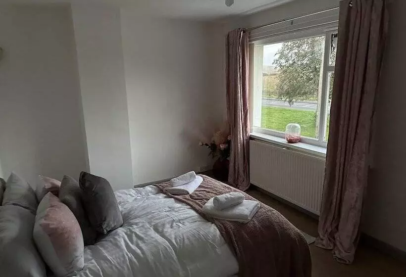 レジデンス Captivating 1 Bed House In Ammanford