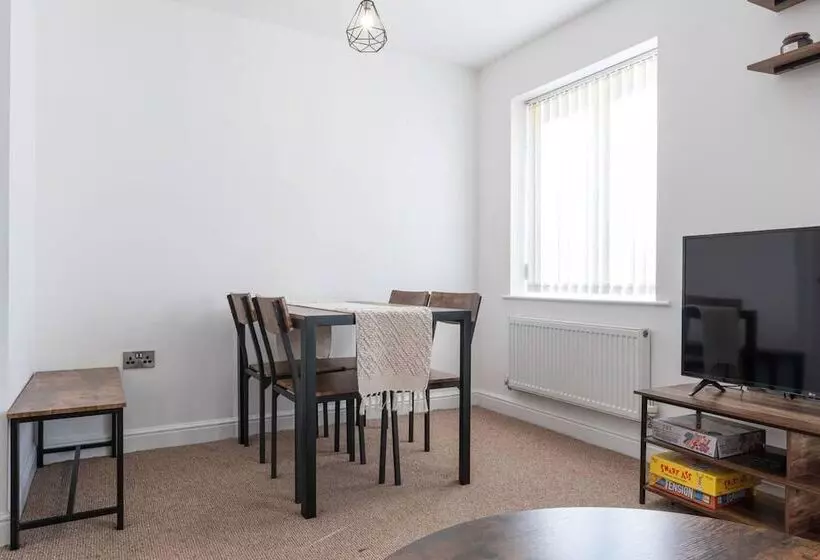 Residenssi Stunning 3 Bed House In Derby