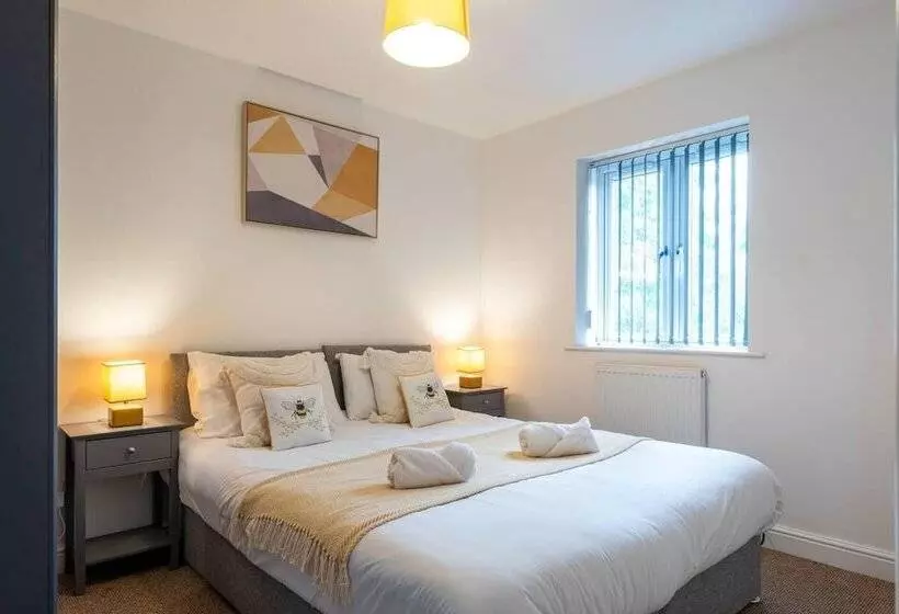 Residenssi Stunning 3 Bed House In Derby