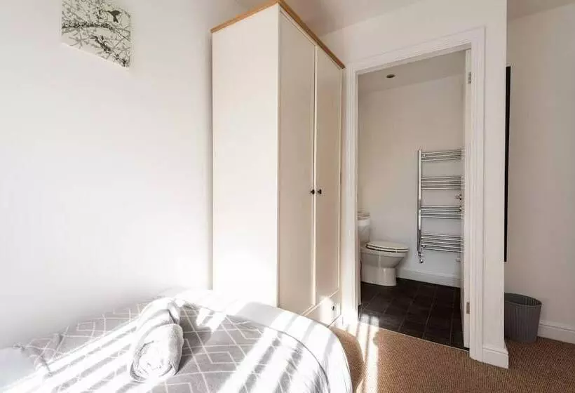 Residenssi Stunning 3 Bed House In Derby