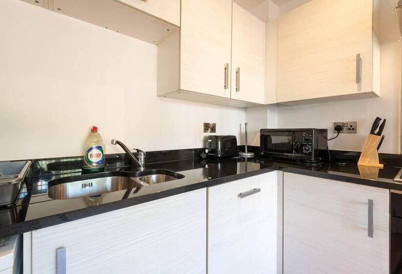 레지던스 Stunning 3 Bed House In Derby