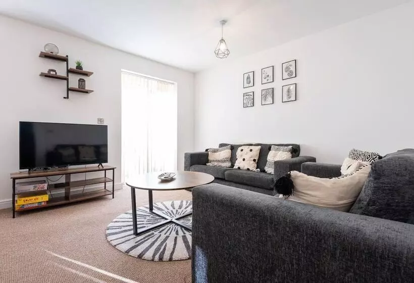 Residenssi Stunning 3 Bed House In Derby