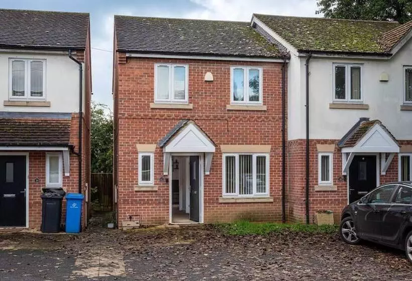 Residenssi Stunning 3 Bed House In Derby