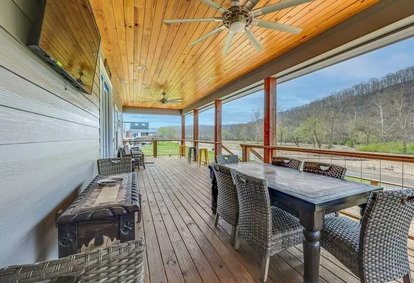 Riverfront Arkansas Abode W/ Deck & Grill!