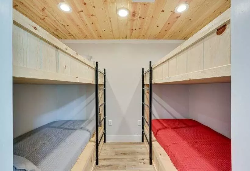 Riverfront Arkansas Abode W/ Deck & Grill!