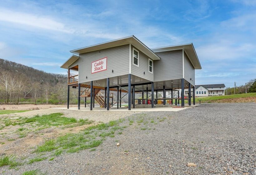 Riverfront Arkansas Abode W/ Deck & Grill!