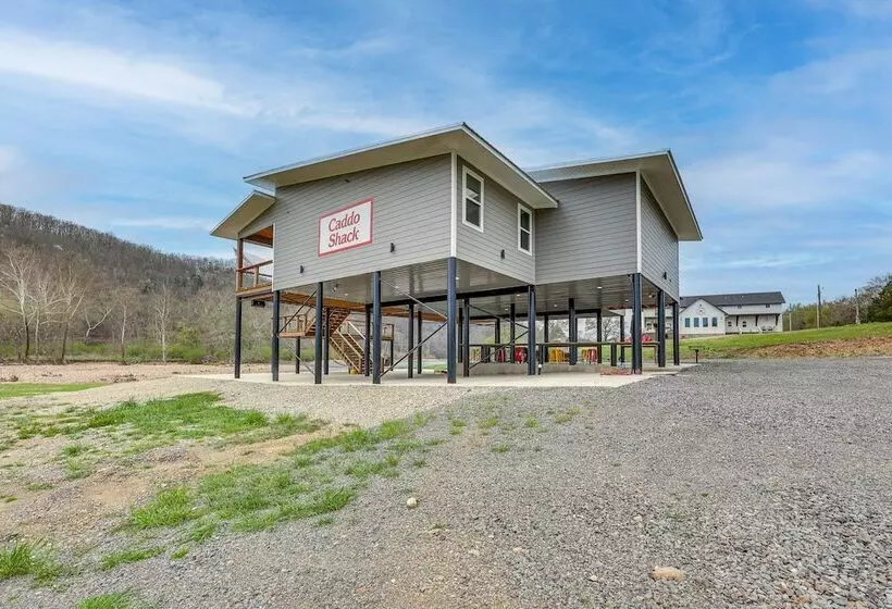 Riverfront Arkansas Abode W/ Deck & Grill!