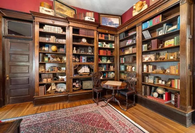 Ross Mansion Bed & Breakfast