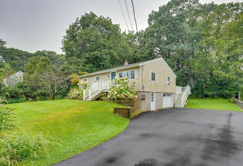 Rye Coastal Retreat W/ Deck & Outdoor Dining