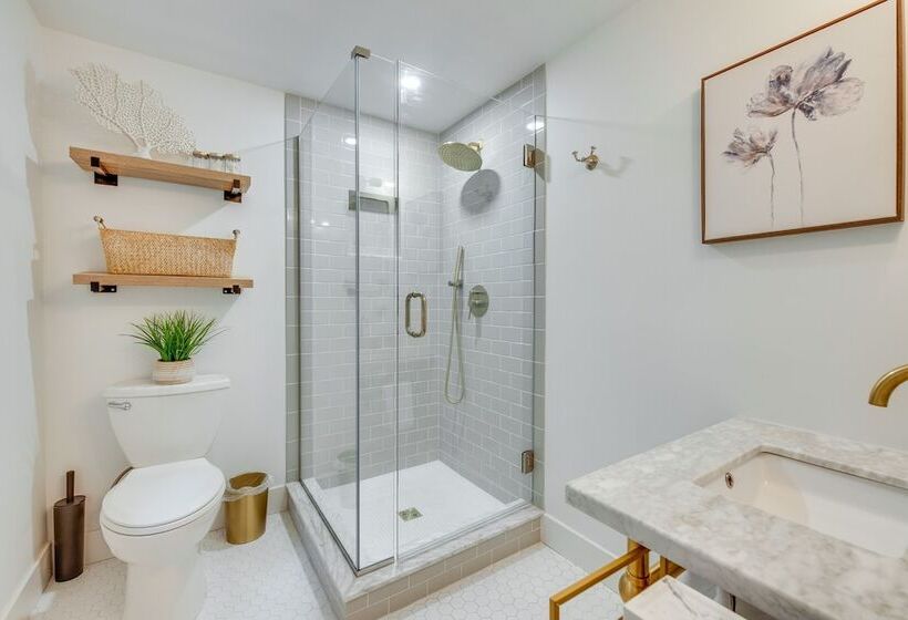 Rye Coastal Retreat W/ Deck & Outdoor Dining