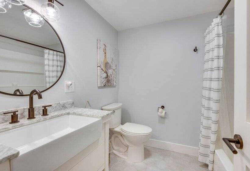 Rye Coastal Retreat W/ Deck & Outdoor Dining