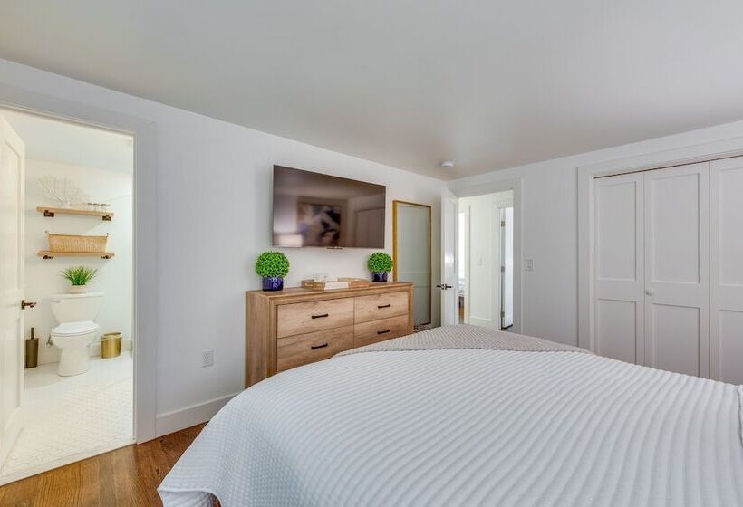 Rye Coastal Retreat W/ Deck & Outdoor Dining