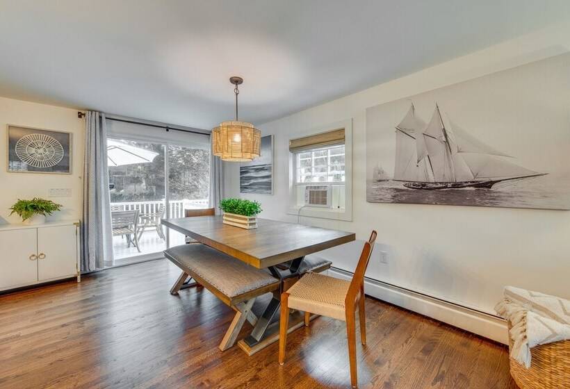Rye Coastal Retreat W/ Deck & Outdoor Dining