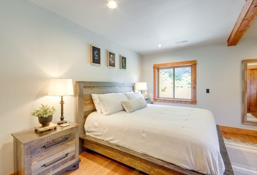 Xc Ski/snowshoe In/out: Secluded Cabin W/ Hot Tub!