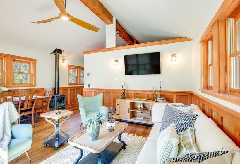 Xc Ski/snowshoe In/out: Secluded Cabin W/ Hot Tub!