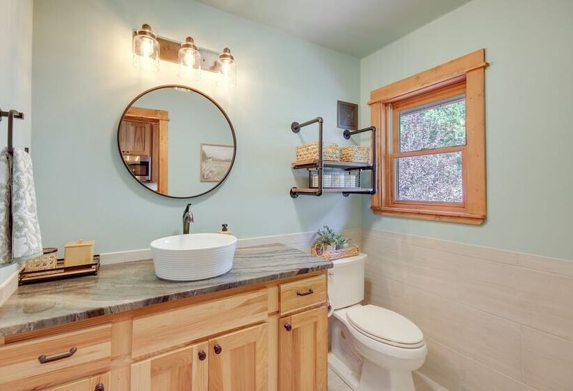 Xc Ski/snowshoe In/out: Secluded Cabin W/ Hot Tub!