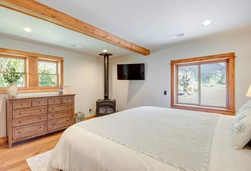 Xc Ski/snowshoe In/out: Secluded Cabin W/ Hot Tub!